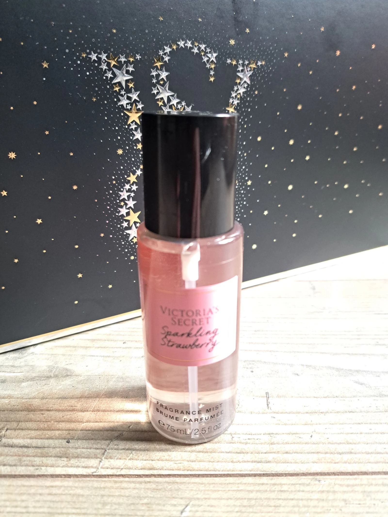 Nueva bruma corporal aromática de Victoria's Secret con fresas y champán  – photo 3